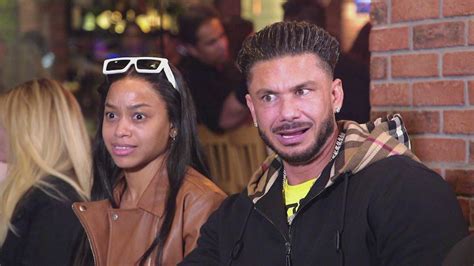 is dj pauly d and nikki still together|Pauly D Hints at ‘Relationship Problems’ With Girlfriend Nikki Hall。